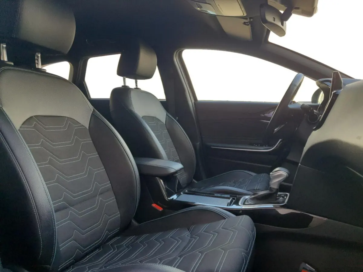 1.0 T-GDi MHEV Design Edition | Stoel en stuurverwarming | Navigatie | Camera | Apple Carplay / Android Auto | Elektrisch achterklep |
