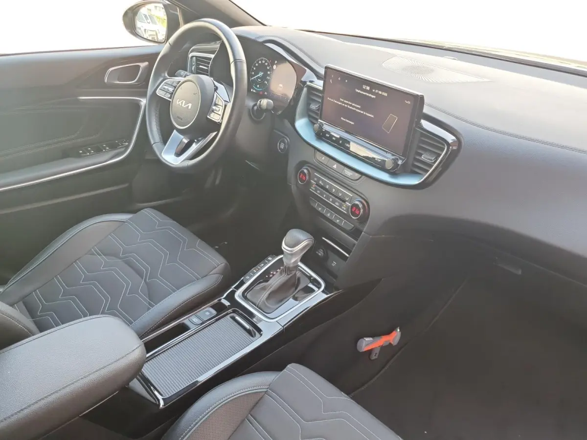 1.0 T-GDi MHEV Design Edition | Stoel en stuurverwarming | Navigatie | Camera | Apple Carplay / Android Auto | Elektrisch achterklep |