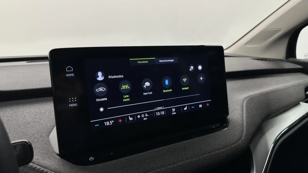 50 Business Edition NAVI ACC CARPLAY. 91% SOH