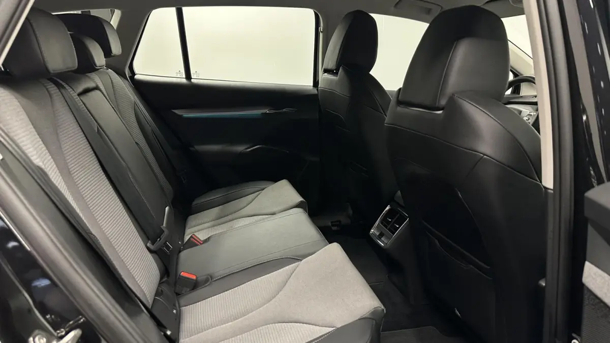 50 Business Edition NAVI ACC CARPLAY. 91% SOH