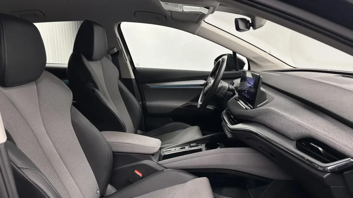 50 Business Edition NAVI ACC CARPLAY. 91% SOH