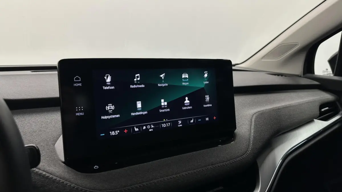 50 Business Edition NAVI ACC CARPLAY. 91% SOH