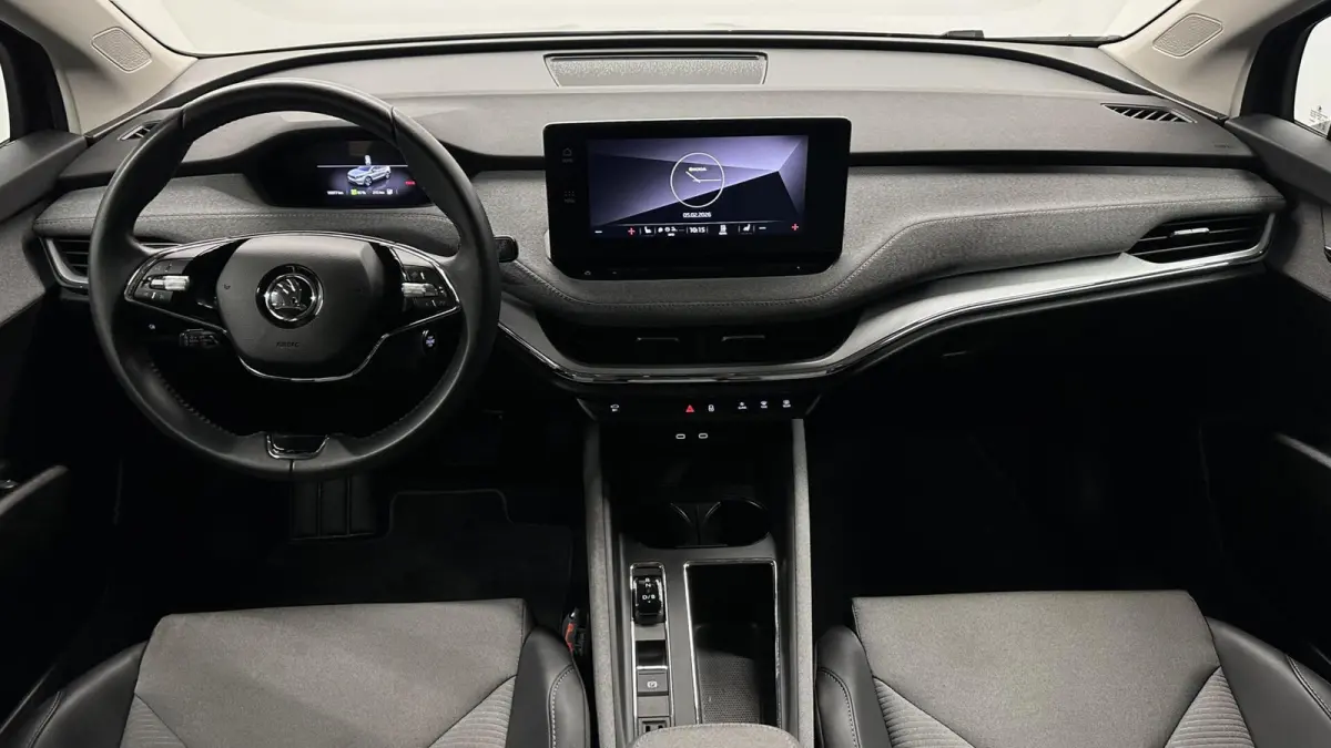 50 Business Edition NAVI ACC CARPLAY. 91% SOH