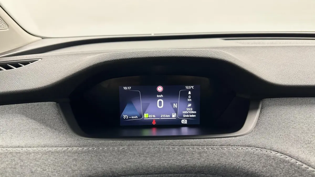 50 Business Edition NAVI ACC CARPLAY. 91% SOH