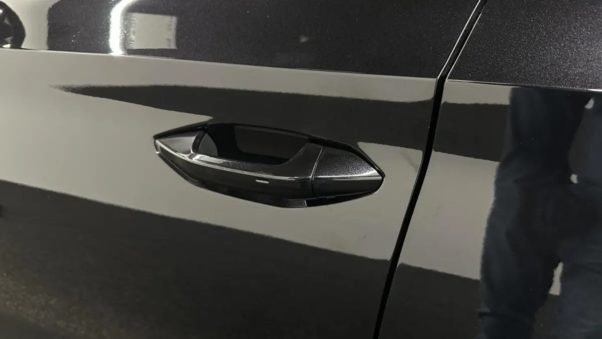 50 Business Edition NAVI ACC CARPLAY. 91% SOH