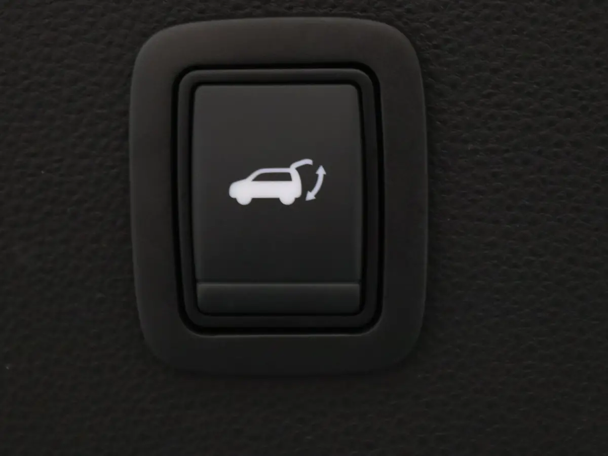 Hybrid-G 150 4x4 Limited Edition Apple Carplay/Android Auto | Climate