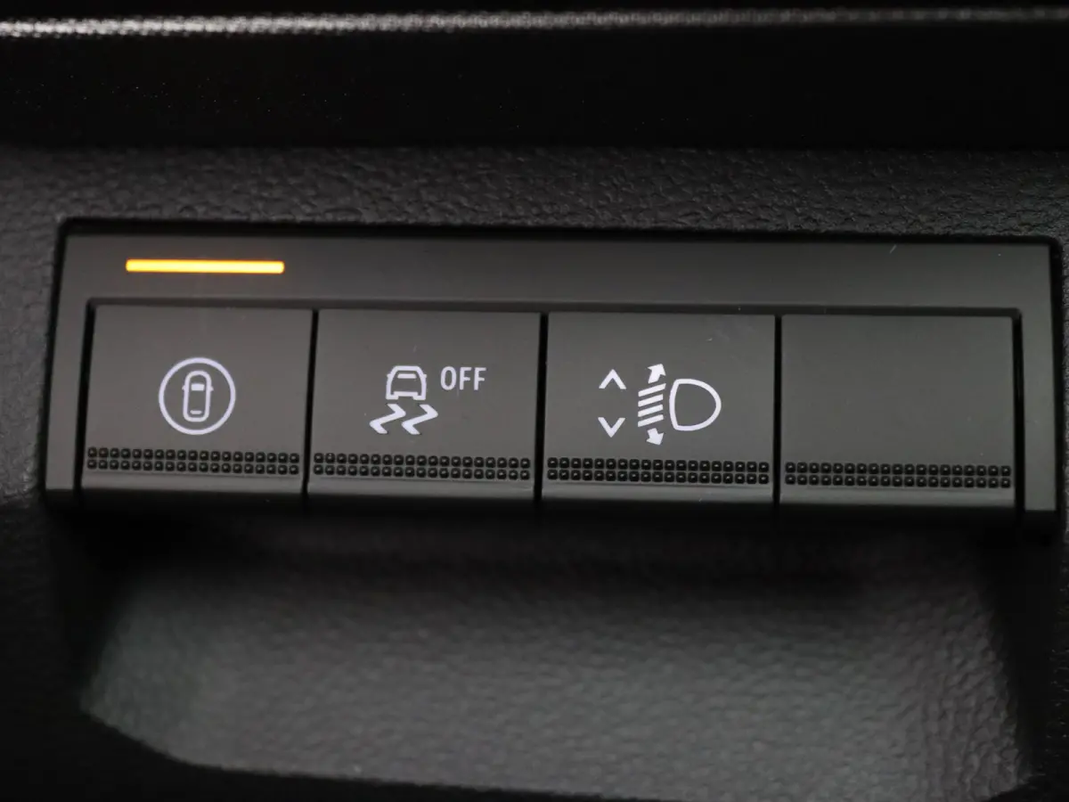 Hybrid-G 150 4x4 Limited Edition Apple Carplay/Android Auto | Climate