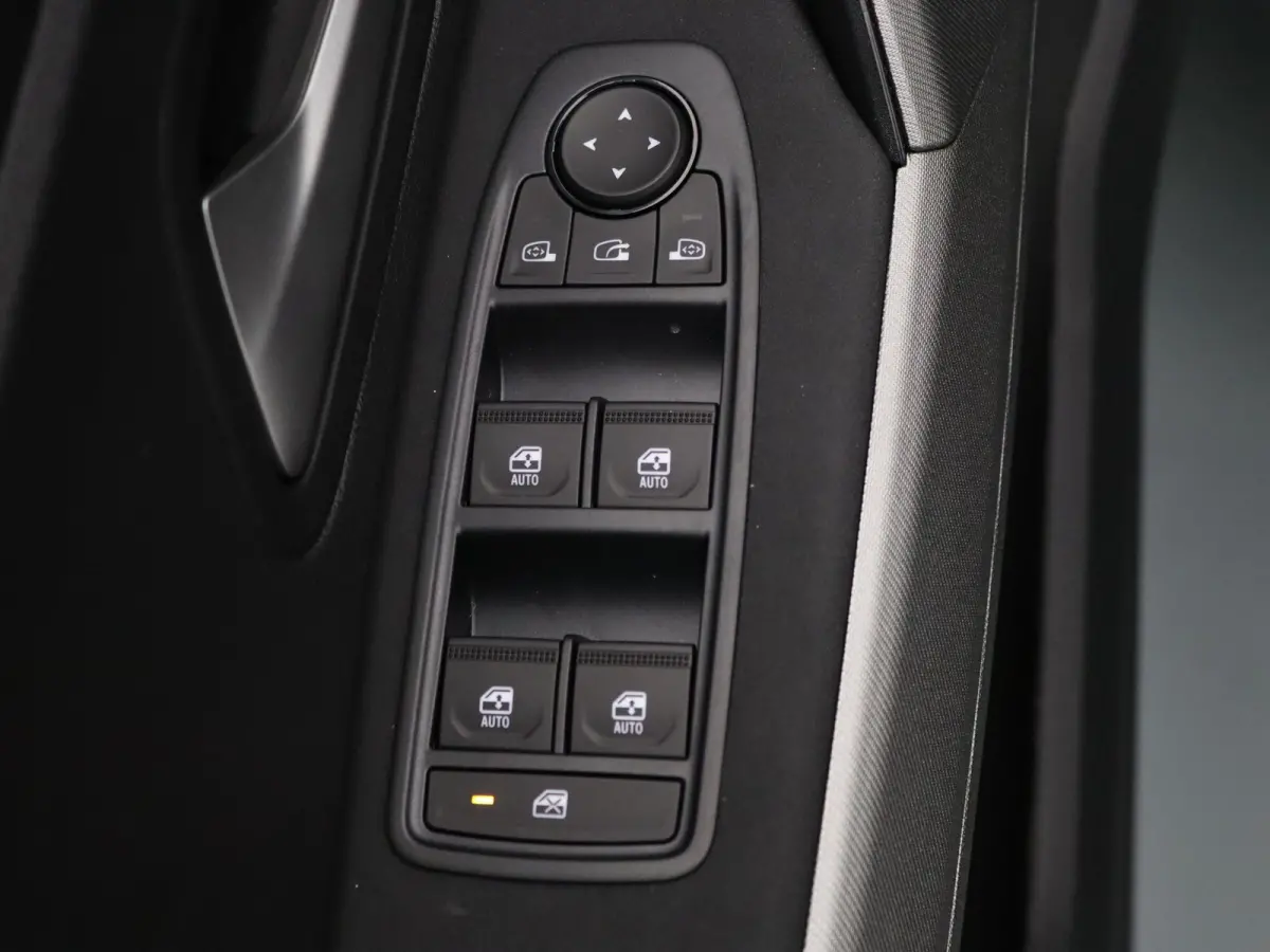 Hybrid-G 150 4x4 Limited Edition Apple Carplay/Android Auto | Climate