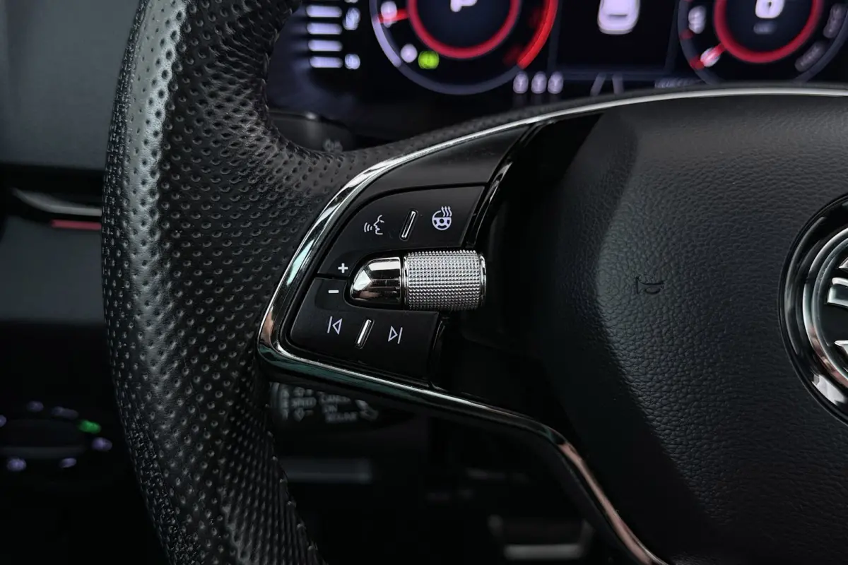 1.5 TSI ACT Sportline Business | Panoramadak | Org NL | Digital Cockpit | CarPlay | Canton | Blind Spot | Adap. Cruise