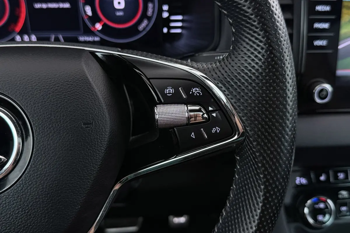 1.5 TSI ACT Sportline Business | Panoramadak | Org NL | Digital Cockpit | CarPlay | Canton | Blind Spot | Adap. Cruise