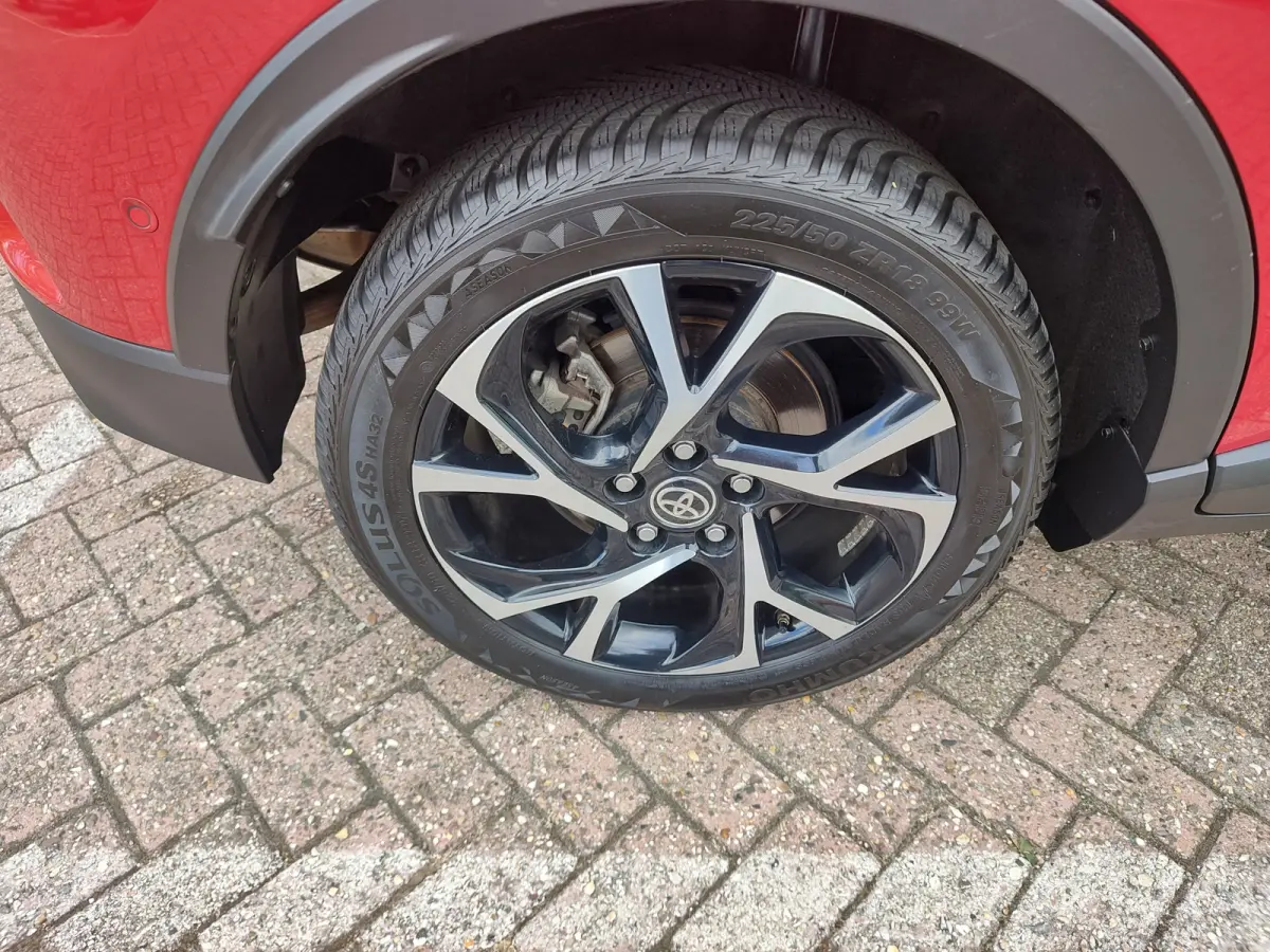 1.8 HYBRID DYNAMIC Dodehoekdetectie | Stoelverwarming | Adaptive Cruise