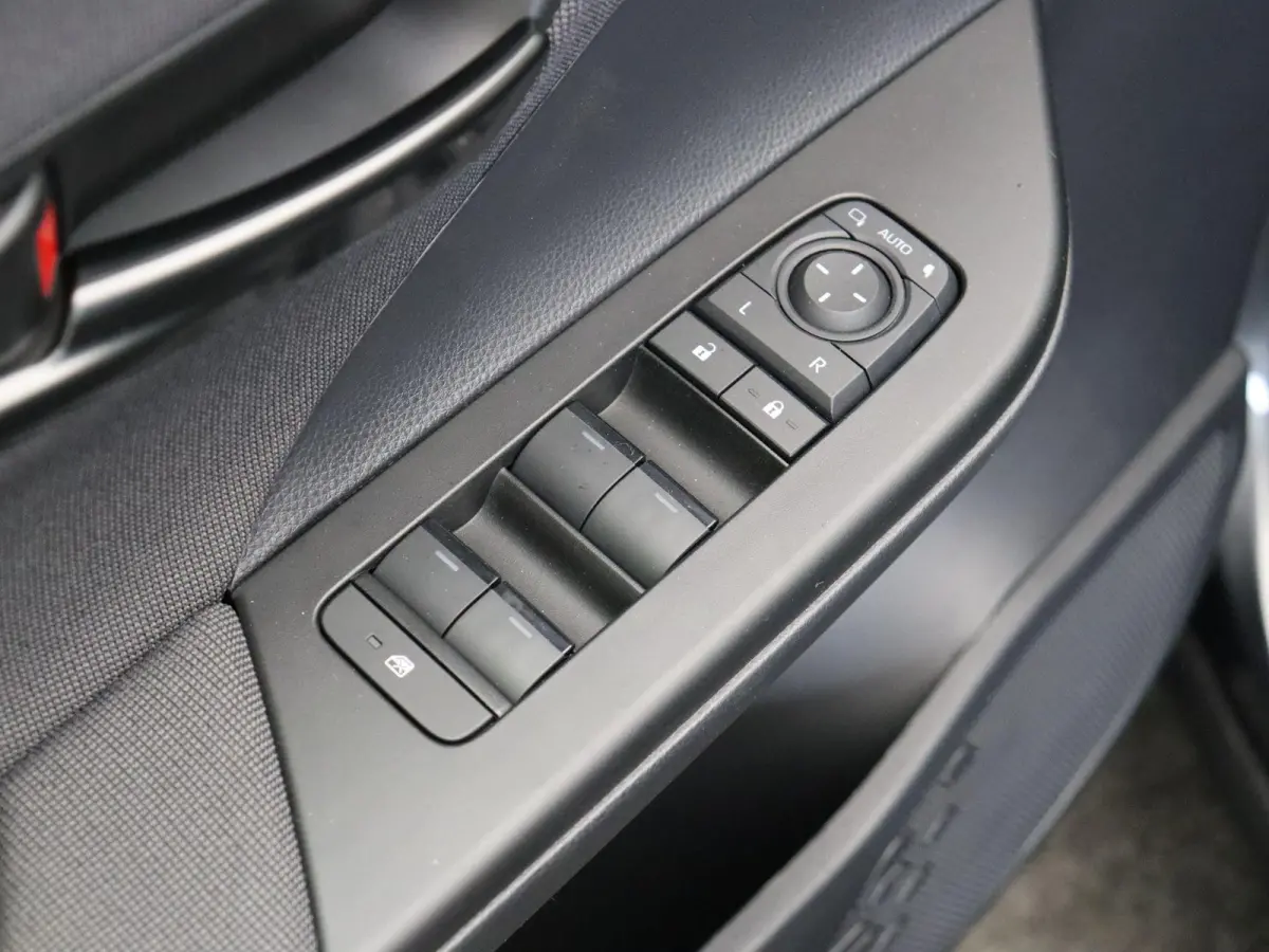 2.0 Plug-in Hybrid 220 Dynamic | Warmtepomp | Stoelverwarming | Keyless Entry |