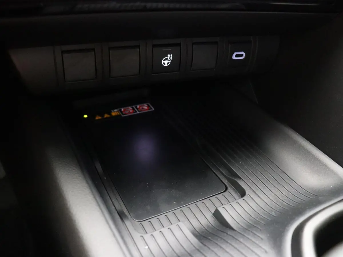 2.0 Plug-in Hybrid 220 Dynamic | Warmtepomp | Stoelverwarming | Keyless Entry |
