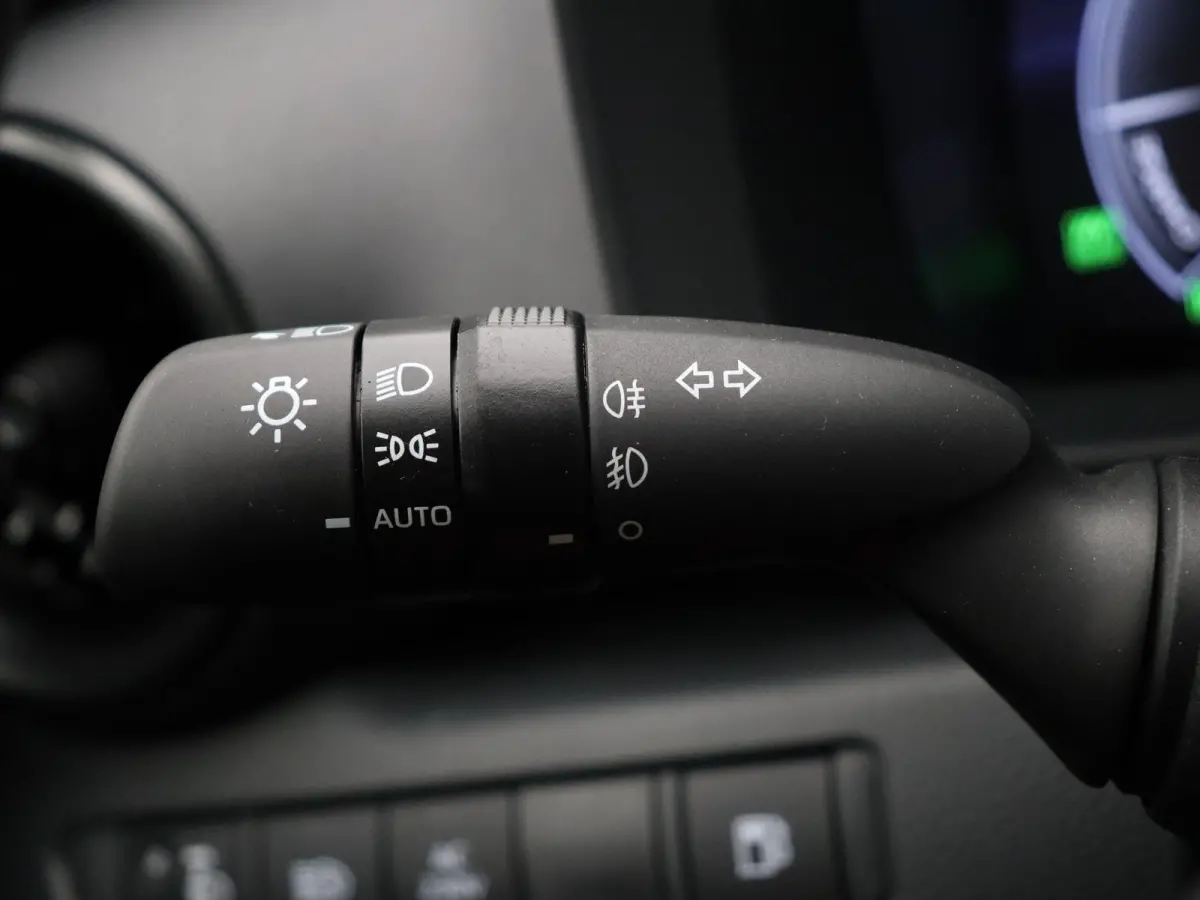 2.0 Plug-in Hybrid 220 Dynamic | Warmtepomp | Stoelverwarming | Keyless Entry |