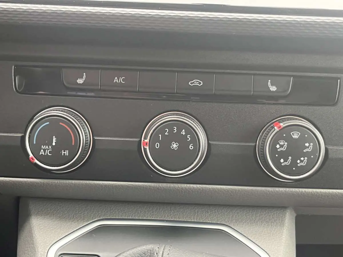 T6.1 - 2.0 TDI  Aut. DSG Airco/Cruise/Nav Kasten L2H1