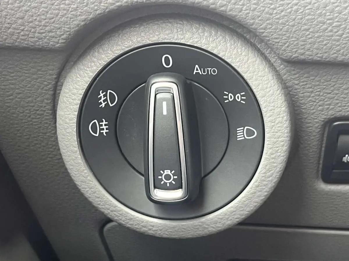 T6.1 - 2.0 TDI  Aut. DSG Airco/Cruise/Nav Kasten L2H1