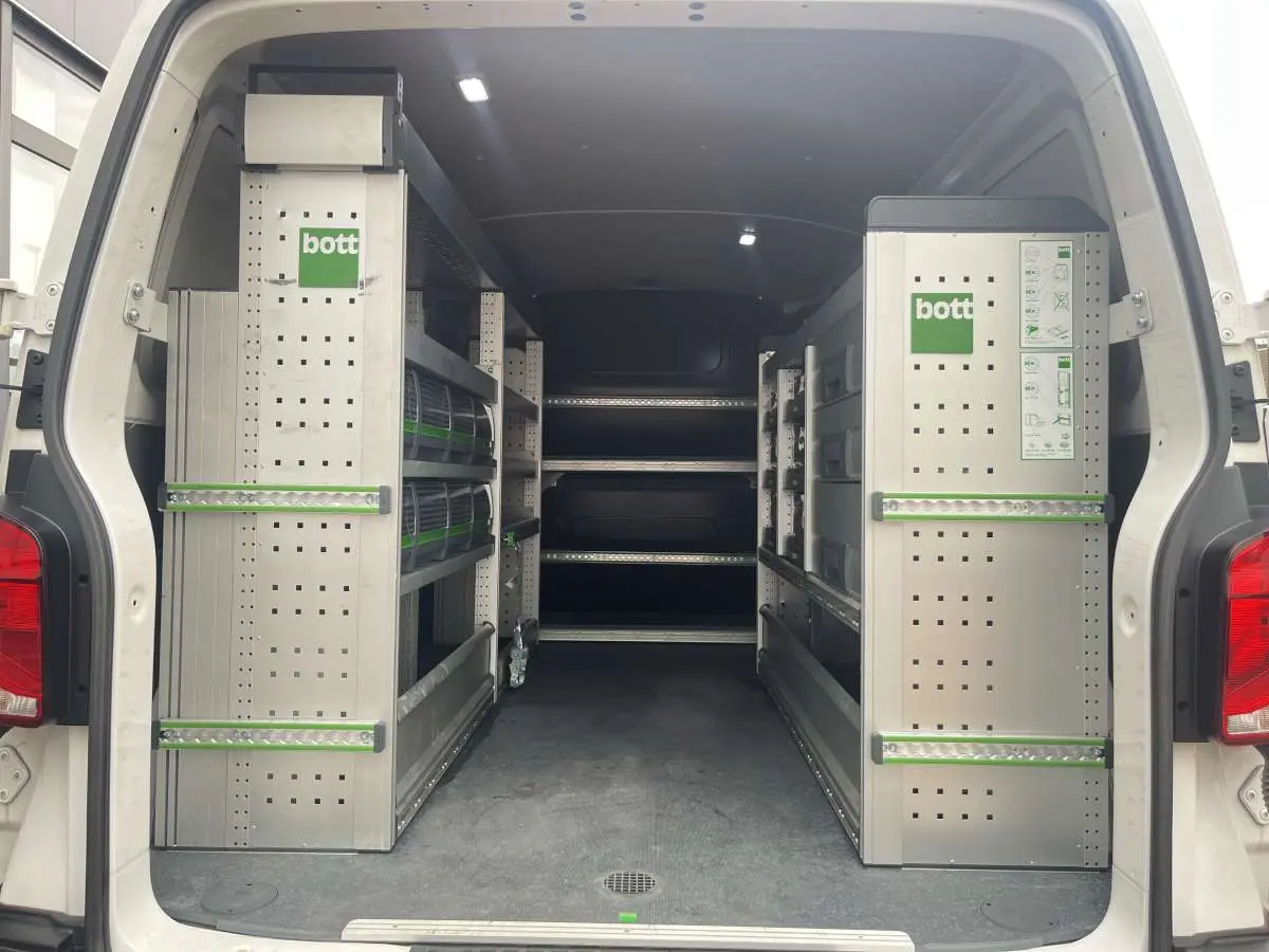 T6.1 - 2.0 TDI  Aut. DSG Airco/Cruise/Nav Kasten L2H1