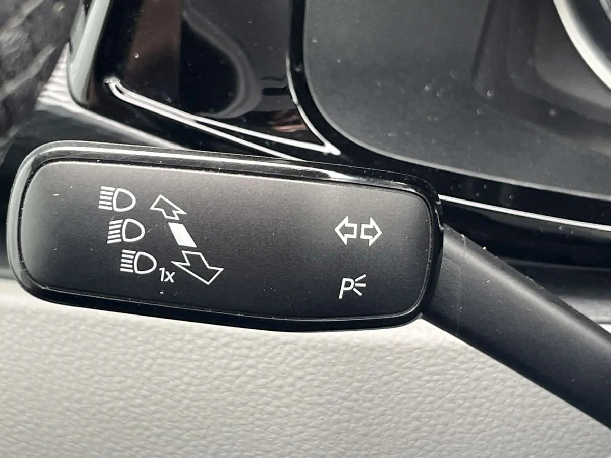 T6.1 - 2.0 TDI  Aut. DSG Airco/Cruise/Nav Kasten L2H1