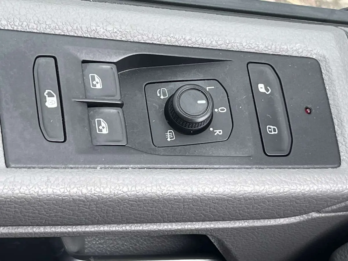 T6.1 - 2.0 TDI  Aut. DSG Airco/Cruise/Nav Kasten L2H1