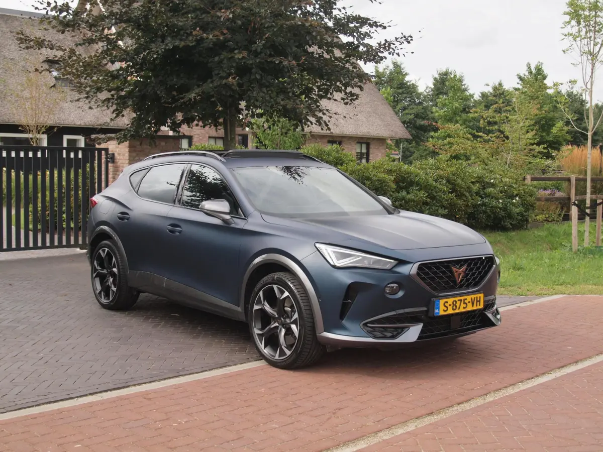 1.4 e-Hybrid VZ Black Edition | Panoramadak | Trekhaak | Camera | Sfeerverlichting | Leer | NL-Auto |