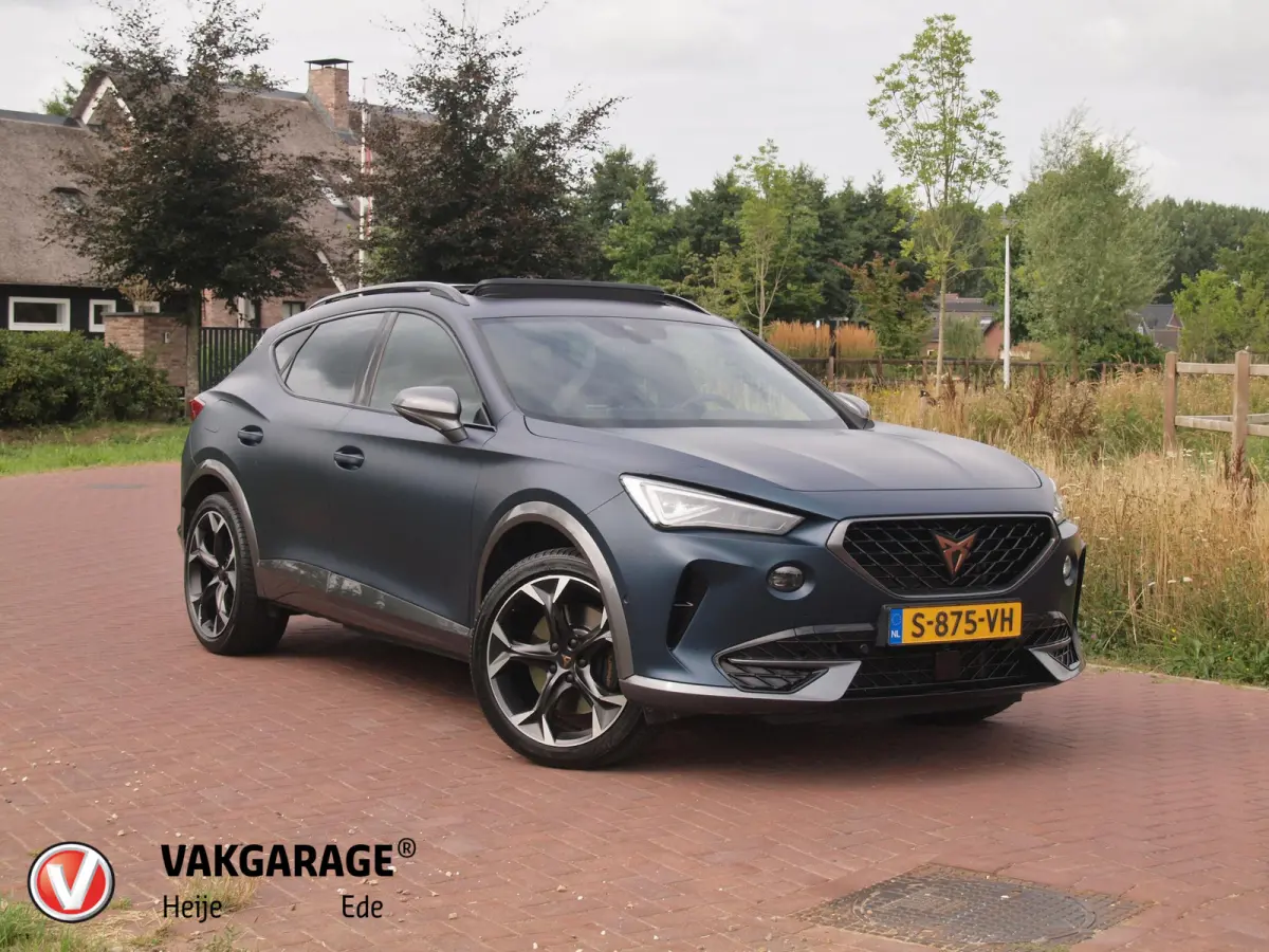 1.4 e-Hybrid VZ Black Edition | Panoramadak | Trekhaak | Camera | Sfeerverlichting | Leer | NL-Auto |