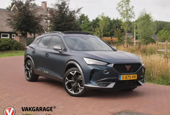 1.4 e-Hybrid VZ Black Edition | Panoramadak | Trekhaak | Camera | Sfeerverlichting | Leer | NL-Auto |