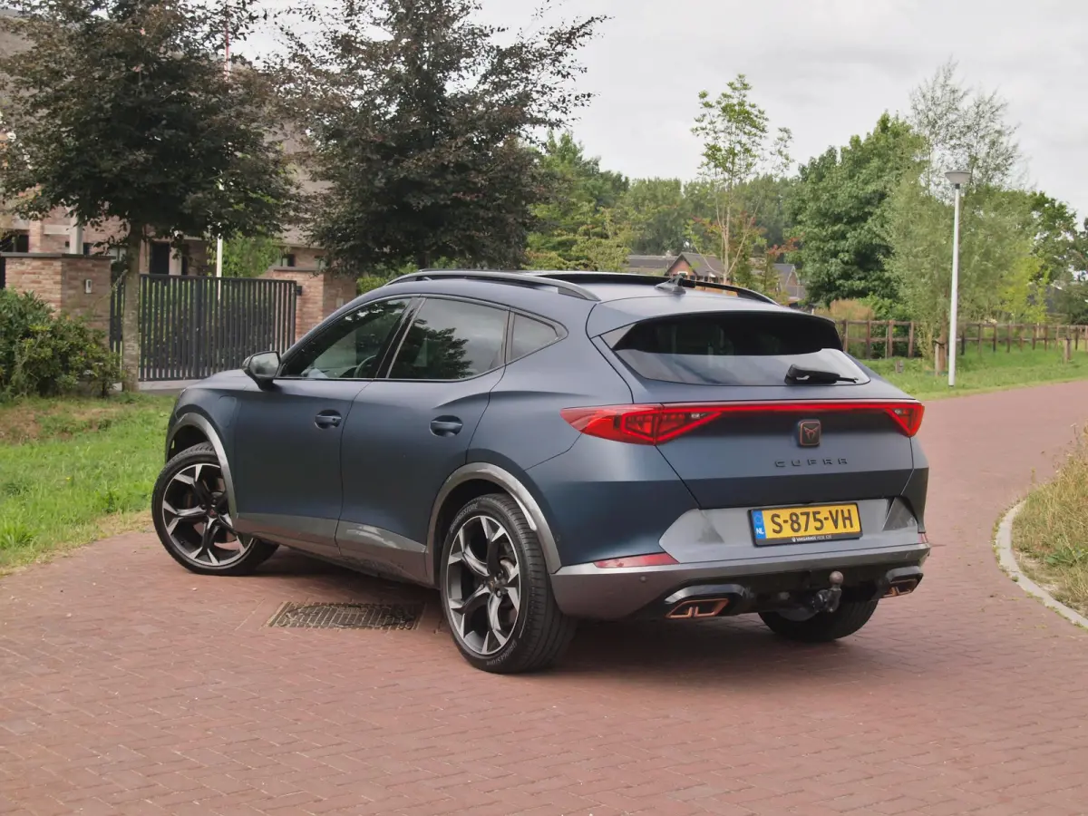 1.4 e-Hybrid VZ Black Edition | Panoramadak | Trekhaak | Camera | Sfeerverlichting | Leer | NL-Auto |