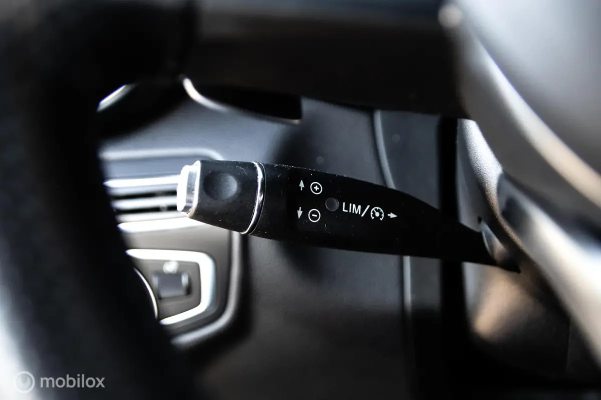 250 4MATIC Premium Plus AMG