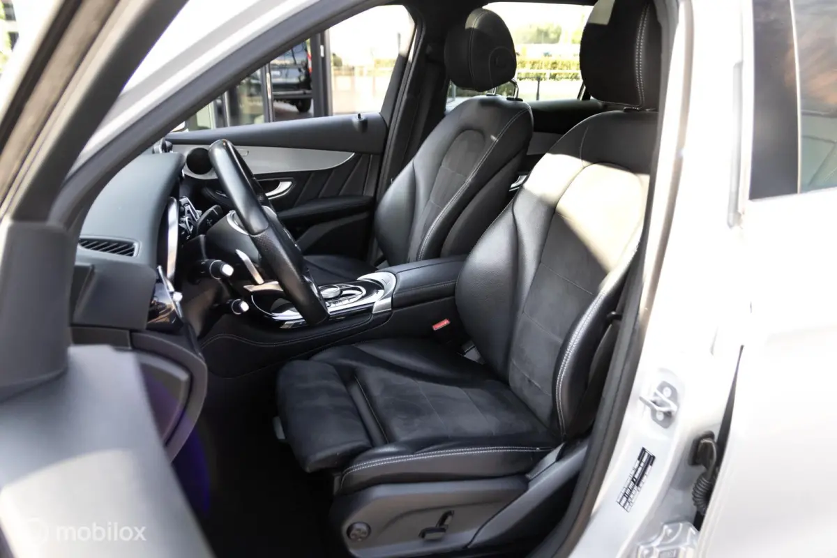250 4MATIC Premium Plus AMG