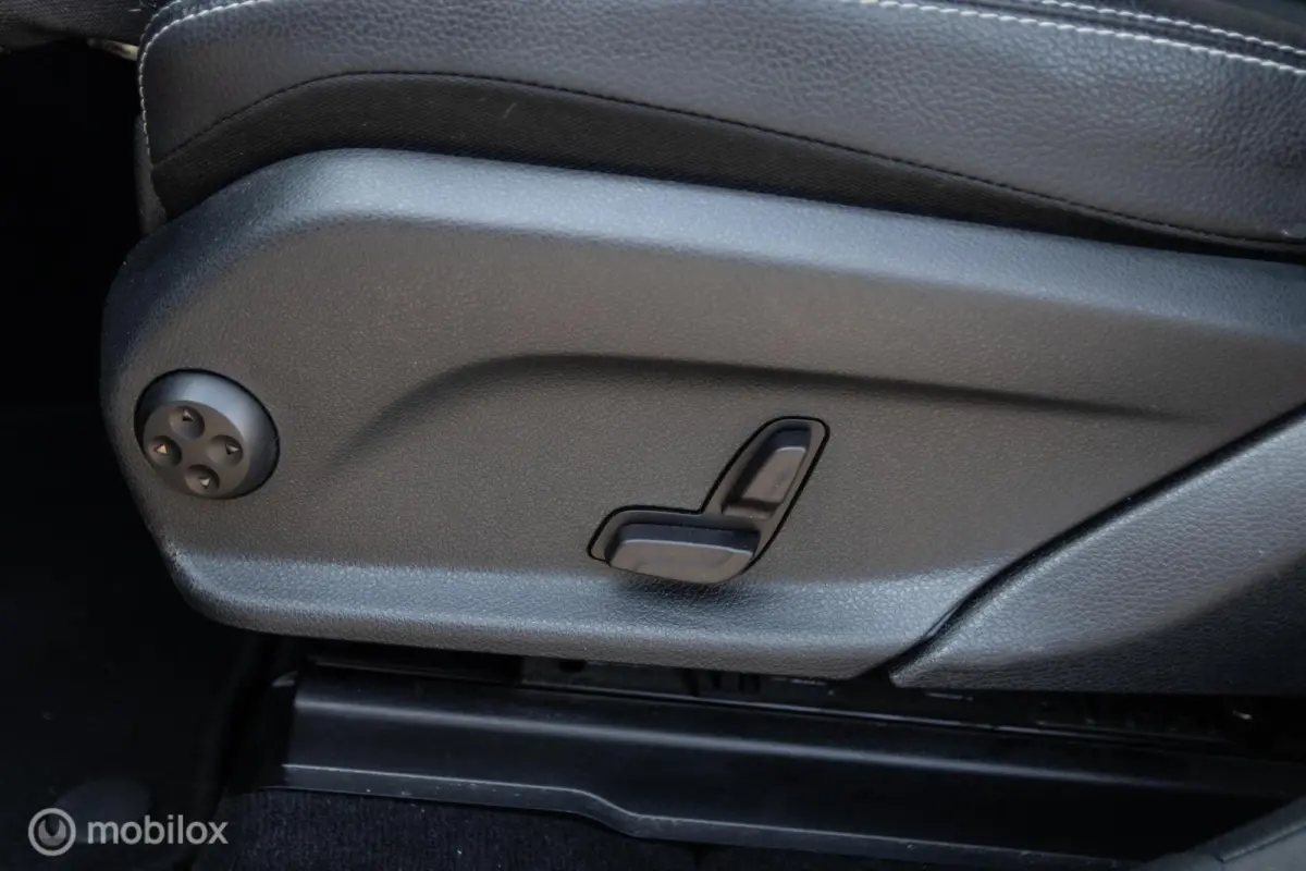 250 4MATIC Premium Plus AMG