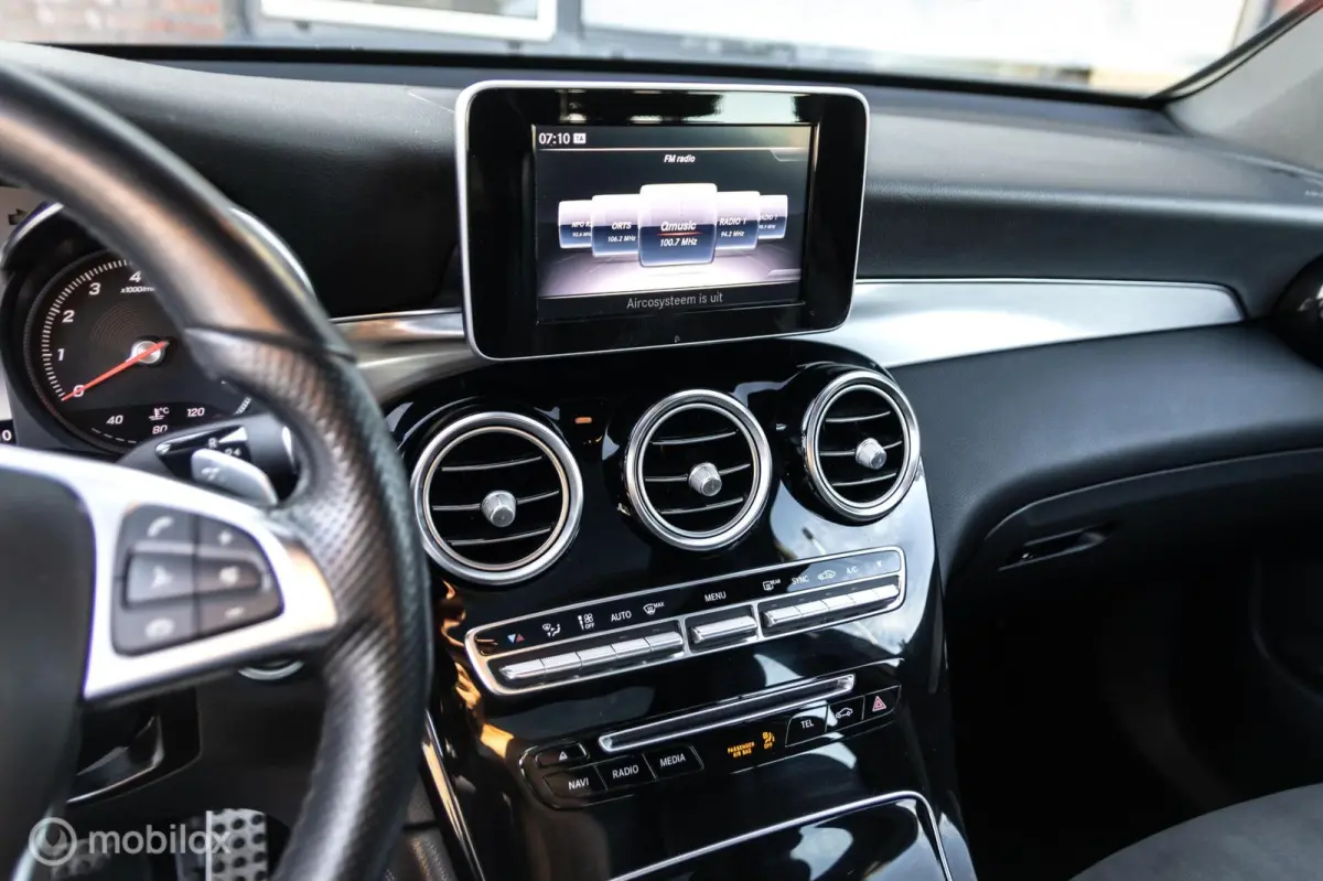 250 4MATIC Premium Plus AMG