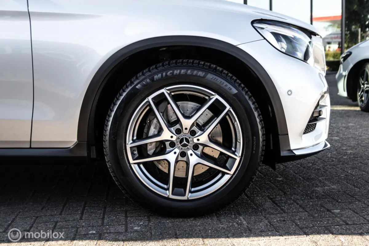 250 4MATIC Premium Plus AMG