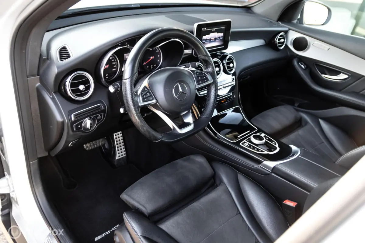 250 4MATIC Premium Plus AMG