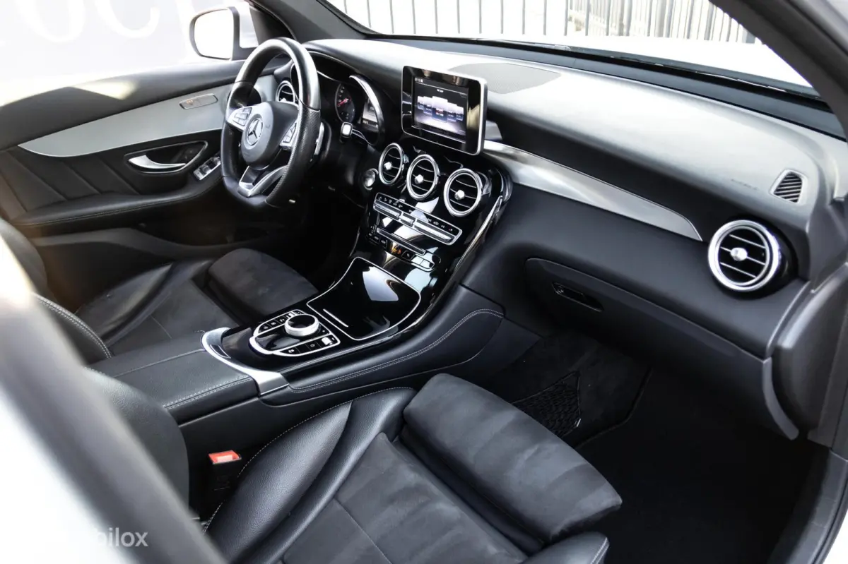 250 4MATIC Premium Plus AMG