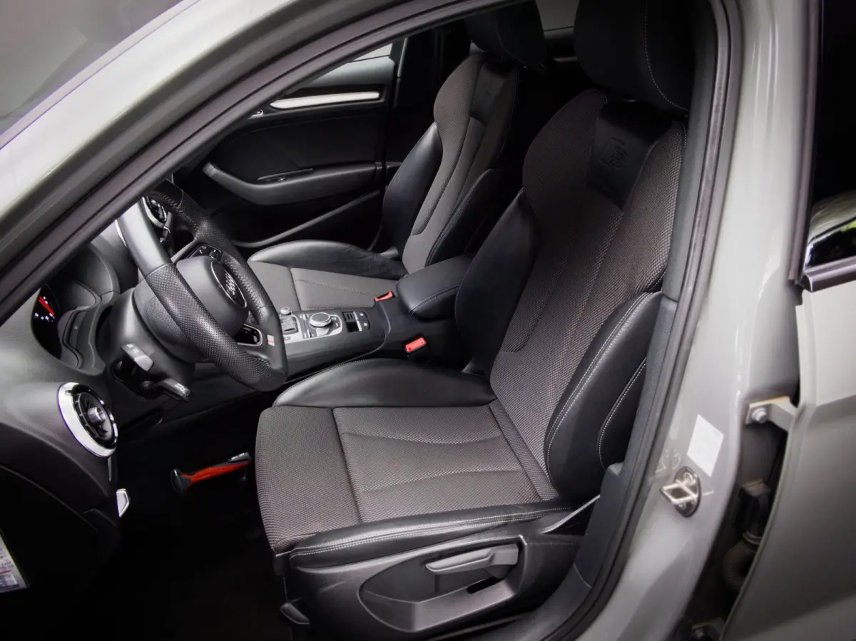 30 TFSI Sport S-Line Edition (CRUISE CONTROL, CLIMATE CONTROL, NAVIGATIESYSTEEM, SPORTSTOELEN, RODE REMKLAUWEN)