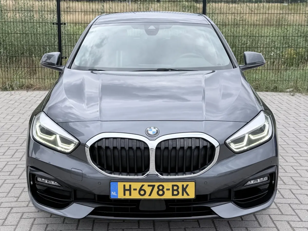118i Executive Edition | Carplay | PDC | Navi | Sportstuur