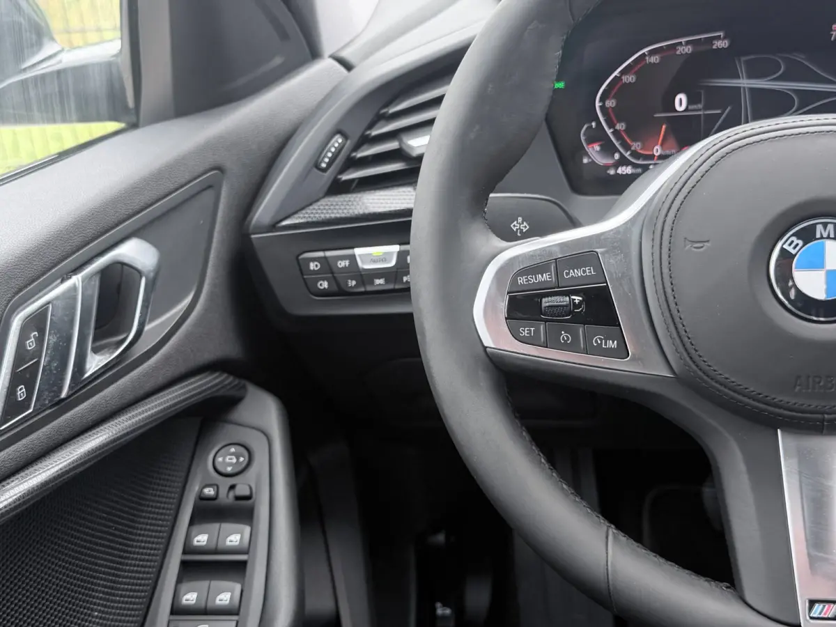 118i Executive Edition | Carplay | PDC | Navi | Sportstuur