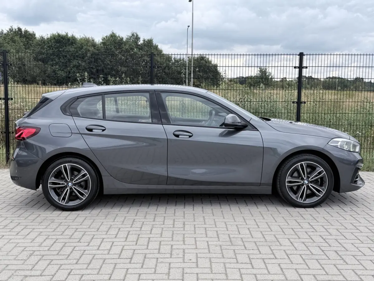 118i Executive Edition | Carplay | PDC | Navi | Sportstuur