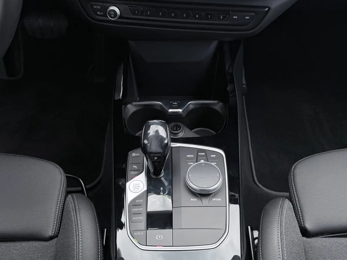 118i Executive Edition | Carplay | PDC | Navi | Sportstuur