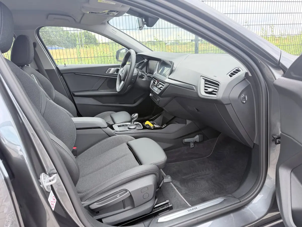 118i Executive Edition | Carplay | PDC | Navi | Sportstuur