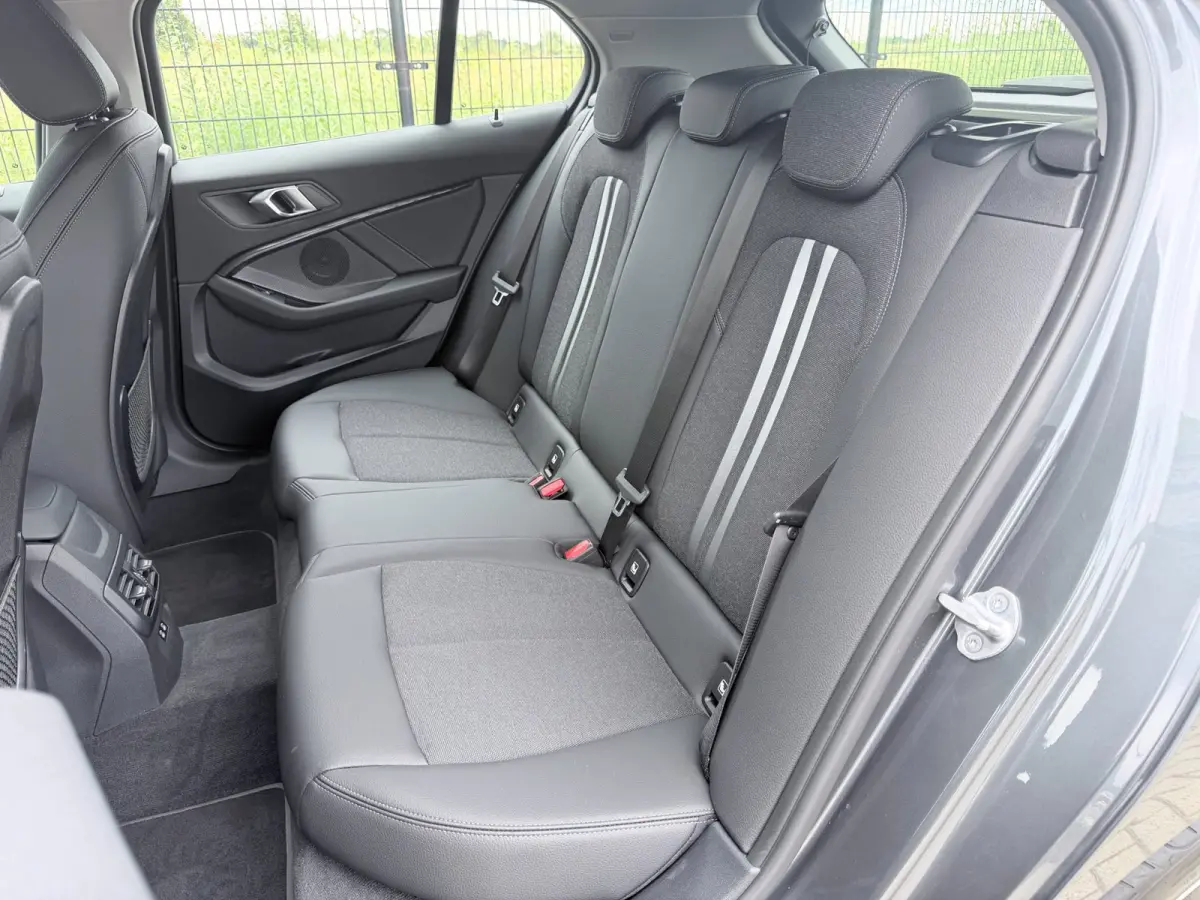 118i Executive Edition | Carplay | PDC | Navi | Sportstuur