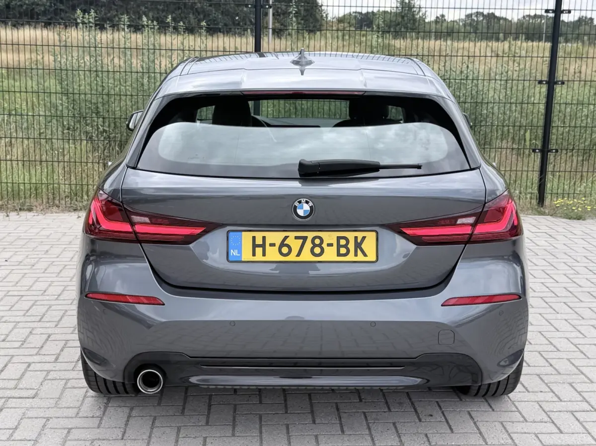 118i Executive Edition | Carplay | PDC | Navi | Sportstuur