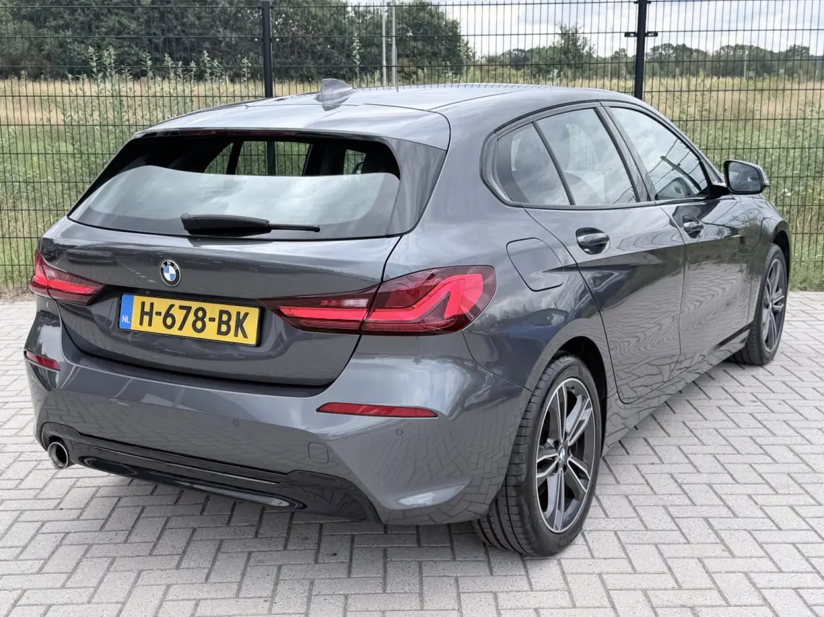 118i Executive Edition | Carplay | PDC | Navi | Sportstuur