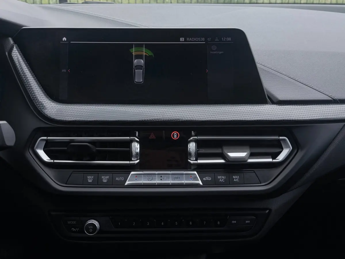 118i Executive Edition | Carplay | PDC | Navi | Sportstuur