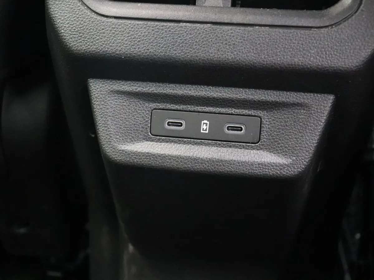 E-Tech full hybrid 200pk techno esprit Alpine | Elektrische achterklep | Achteruitrijcamera | Climate control | 20" lichtmetalen velgen |