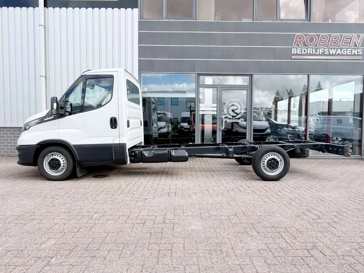 35S18 HA8 3.0 410 Aut. Chassis Cabine Airco/Cruise/Nav