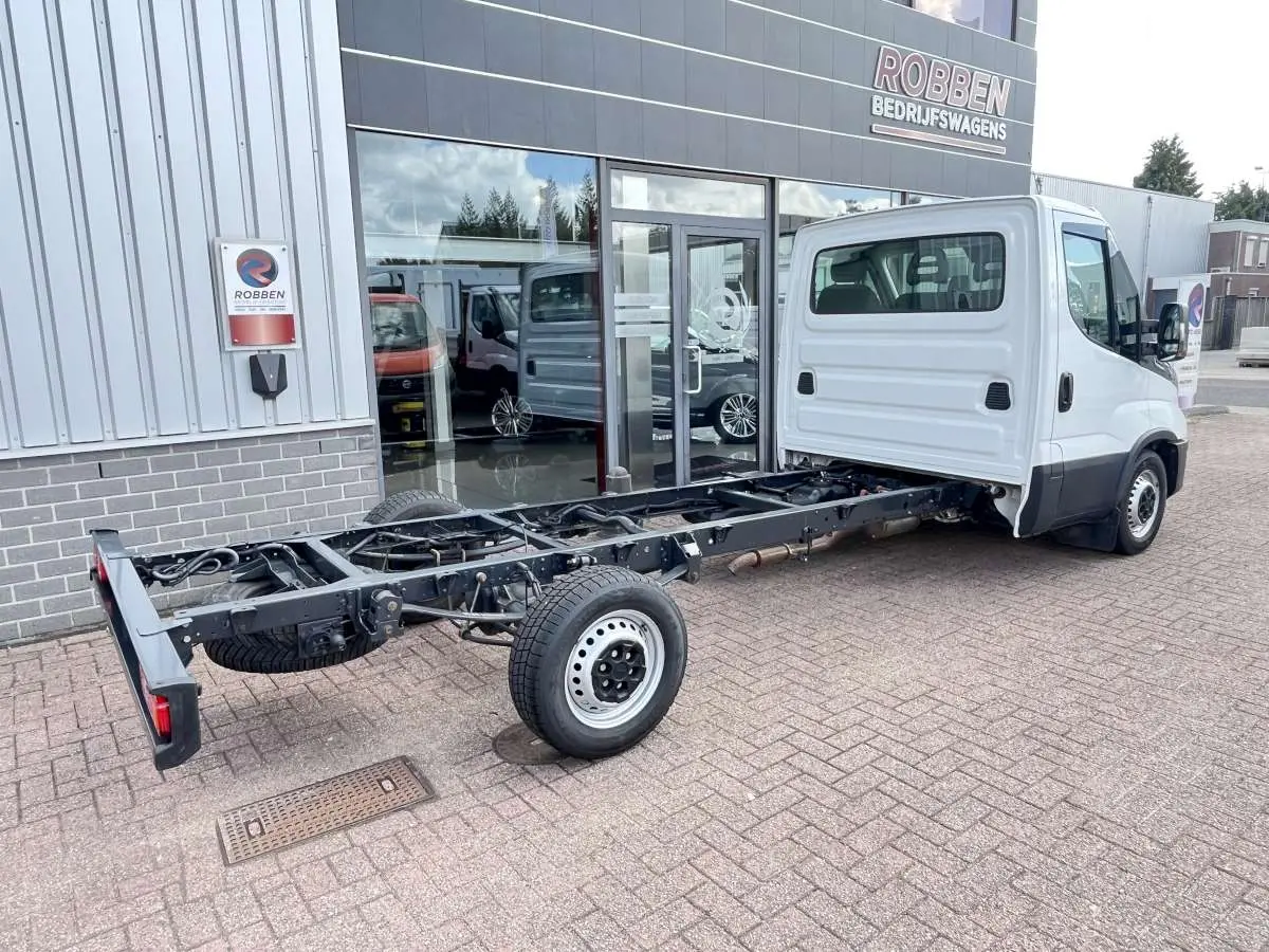 35S18 HA8 3.0 410 Aut. Chassis Cabine Airco/Cruise/Nav