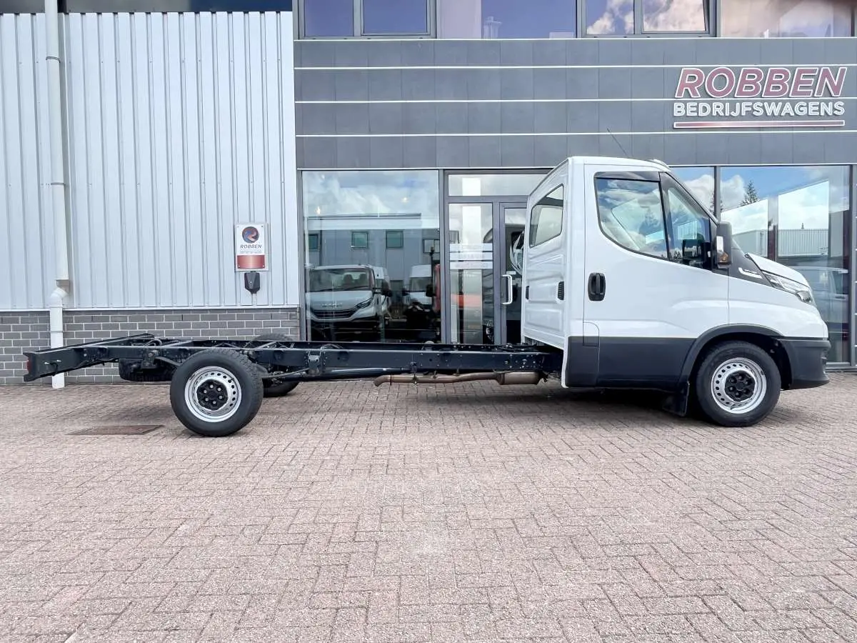 35S18 HA8 3.0 410 Aut. Chassis Cabine Airco/Cruise/Nav