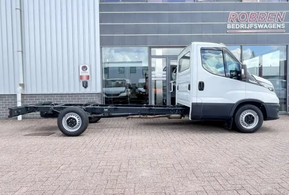35S18 HA8 3.0 410 Aut. Chassis Cabine Airco/Cruise/Nav