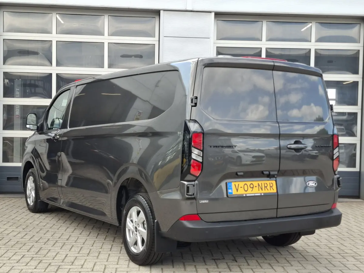 320 2.5 PHEV L2H1 Limited | Incl. BPM | NIEUW!! | Navigatie/Android/Apple Carplay | Cruise Control Adaptief | Voorstoelen/Voorruit Verwarmd | PDC Voor en Achter | Airco Automatisch | LED Kop